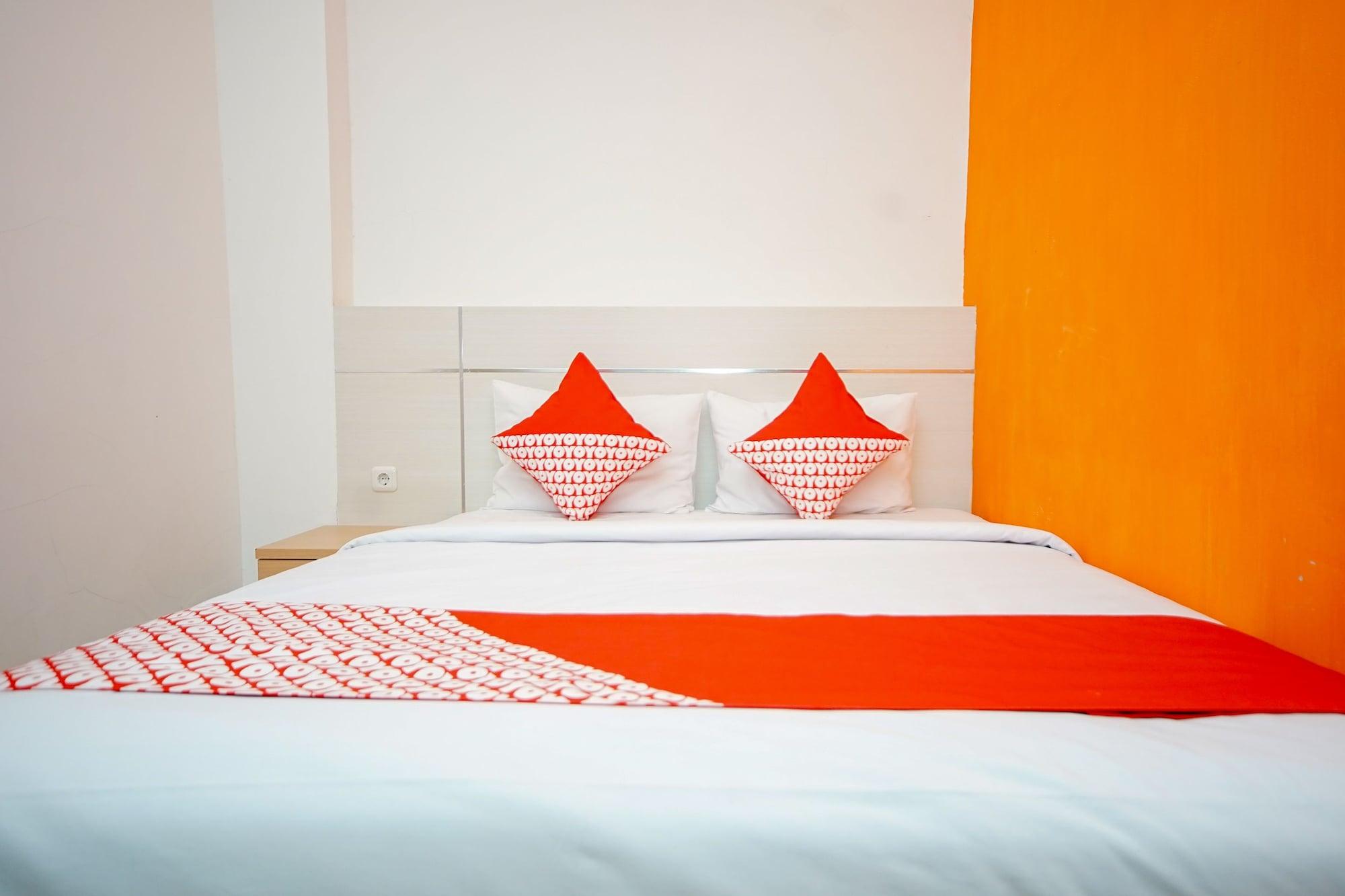 OYO 344 KR Hotel Palembang Exterior foto