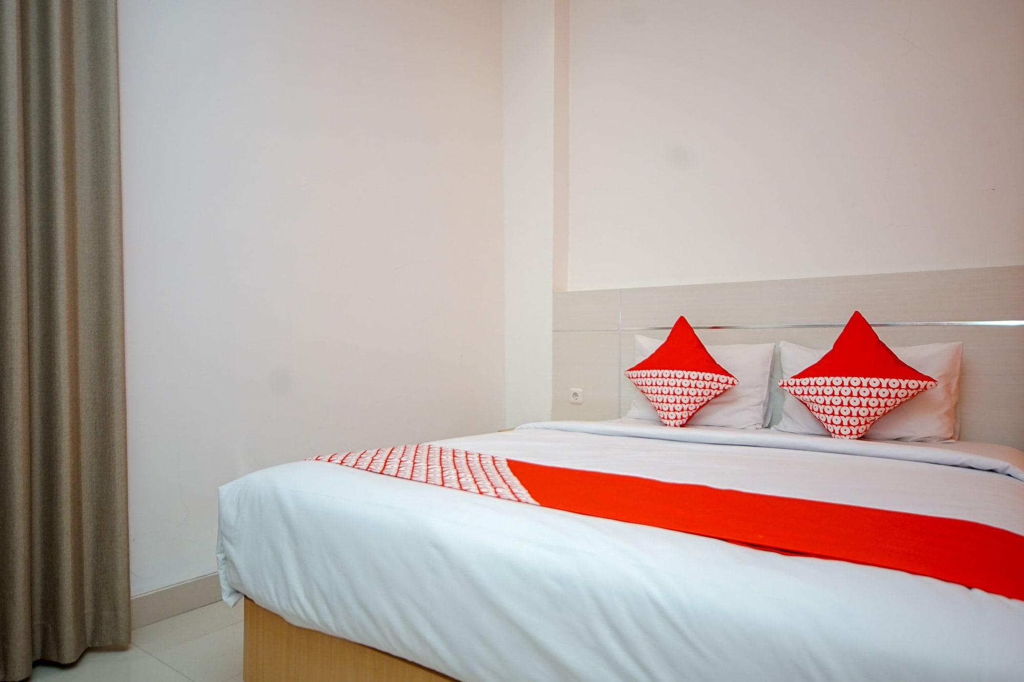 OYO 344 KR Hotel Palembang Exterior foto