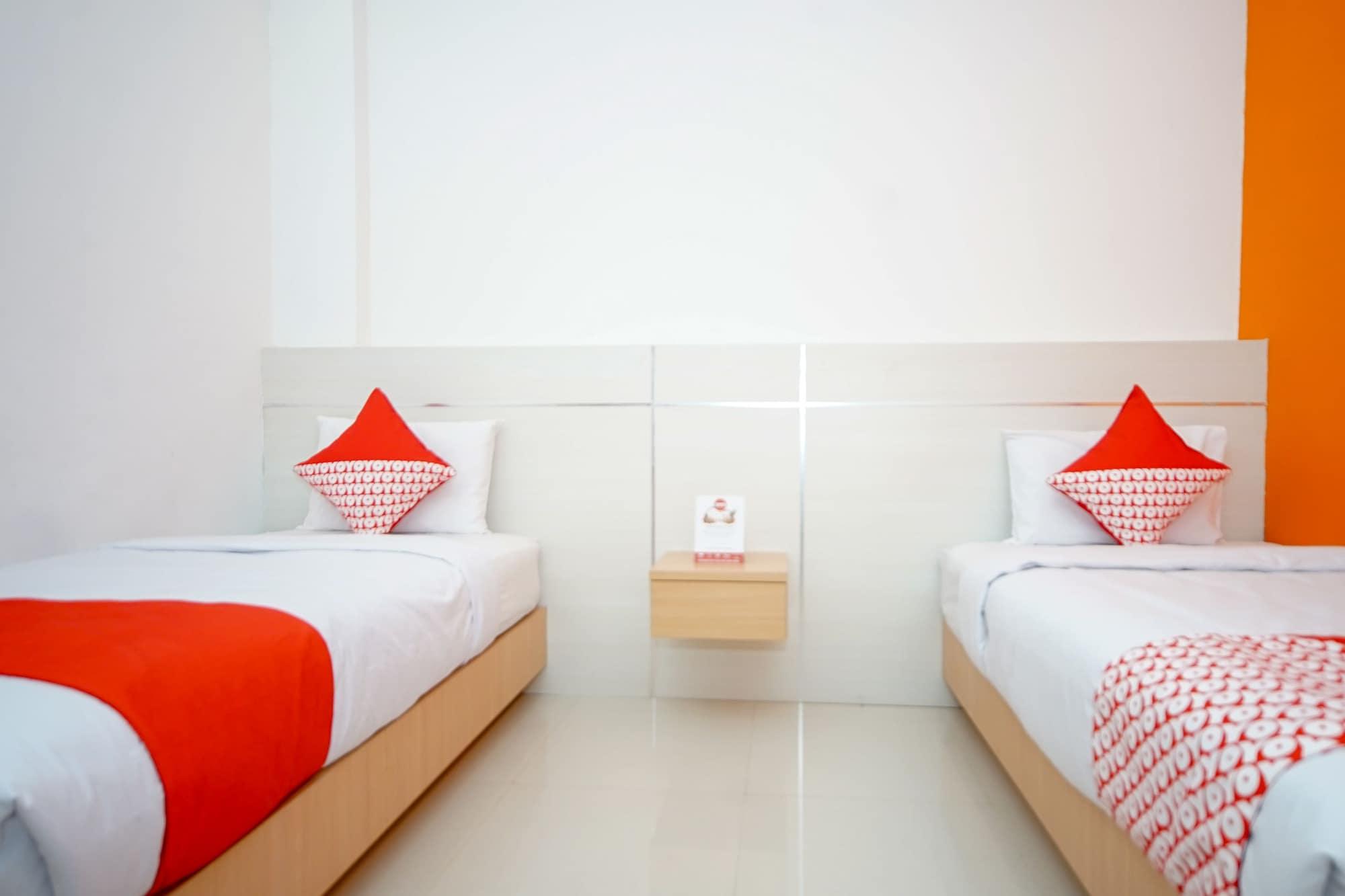 OYO 344 KR Hotel Palembang Exterior foto