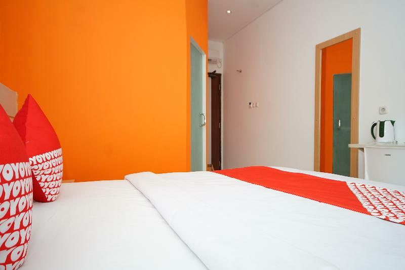 OYO 344 KR Hotel Palembang Exterior foto